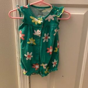 Carter BabyGirl size 6 month one piece summer outfit. Green with flowers.